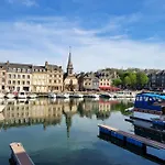 Apartament Parking Prive -le Valentin -coeur Historique -la Clef De