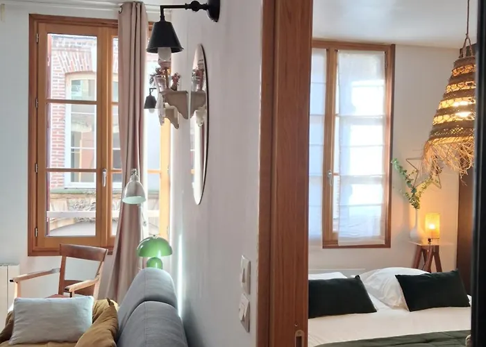 Parking Prive -le Valentin -coeur Historique -la Clef De Apartment